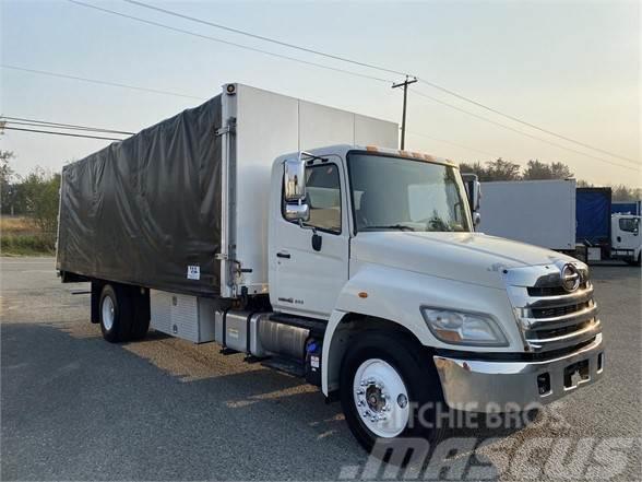 Hino 338 Camiones de caja de lona