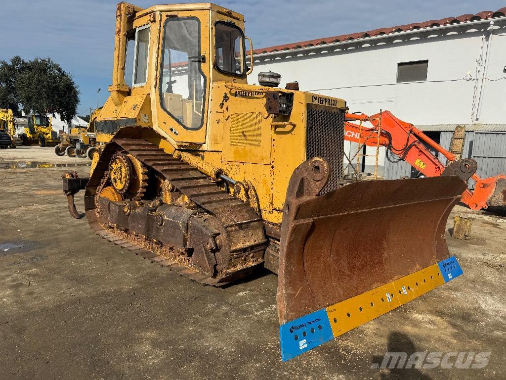 CAT D4H Buldozer sobre oruga