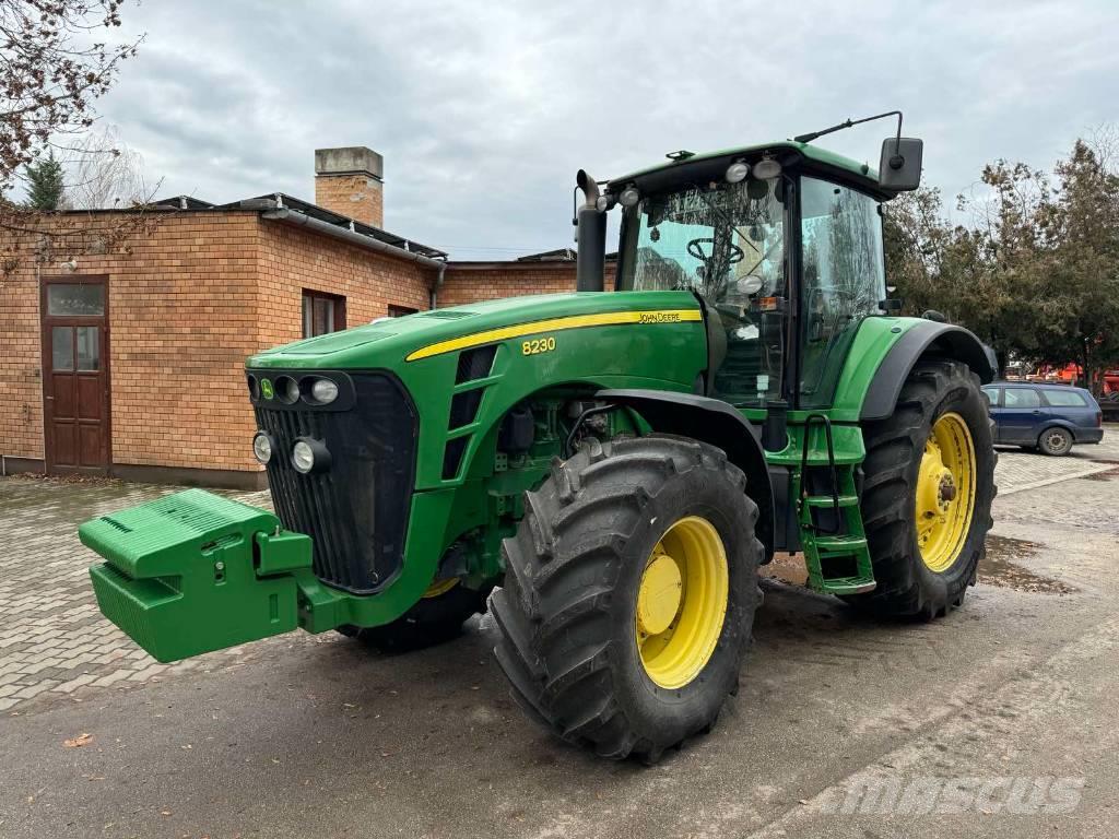 John Deere 8230 Tractores