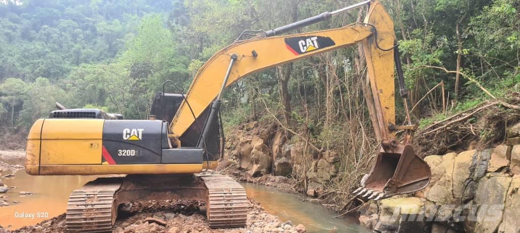 CAT 320 D2L Excavadoras sobre orugas