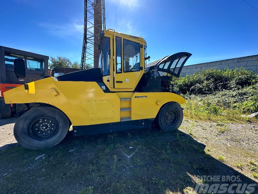 Bomag BW24RH Rodillos sobre neumáticos