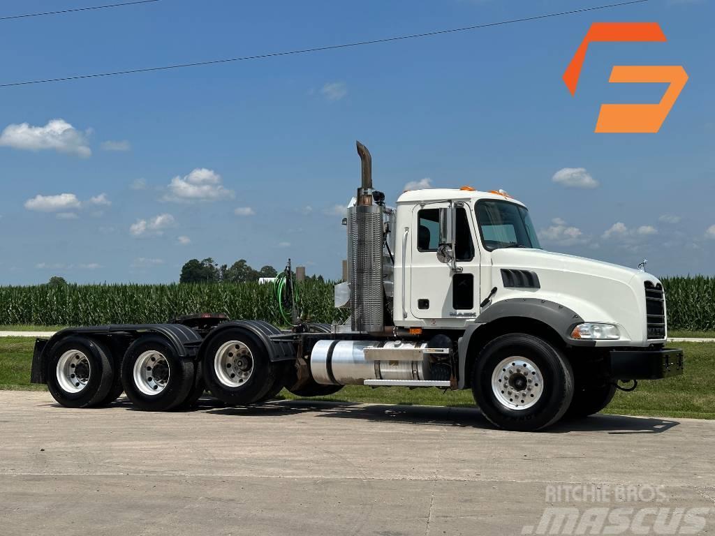 Mack Granite Bañeras basculantes usadas