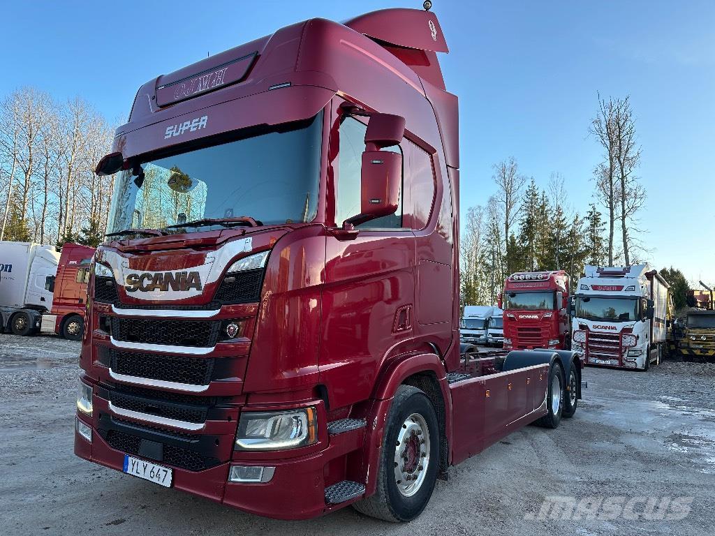 Scania R500B6X2NB Chassi Camiones con chasís y cabina