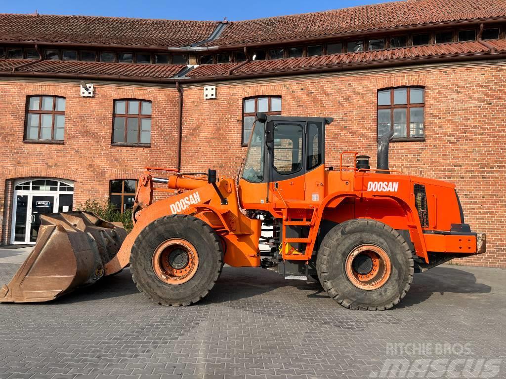 Doosan DL 300 Cargadoras sobre ruedas