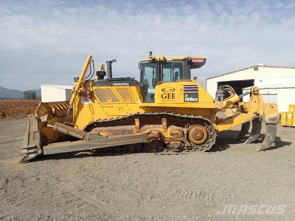 Komatsu D155AX-8 Buldozer sobre oruga