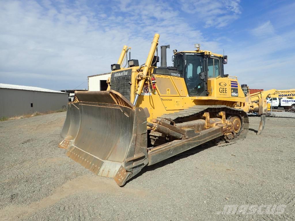 Komatsu D155AX-8 Buldozer sobre oruga