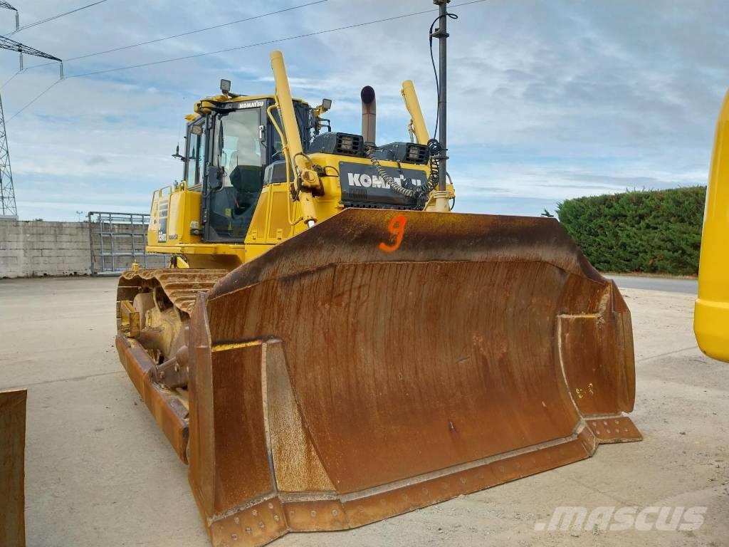 Komatsu D65WX-18 Buldozer sobre oruga