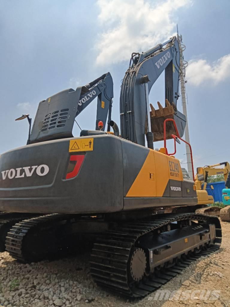 Volvo EC 240 Excavadoras sobre orugas