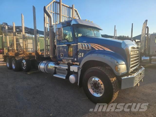 Mack GU 713 Transportes de madera