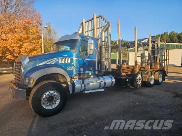 Mack GU 713 Transportes de madera