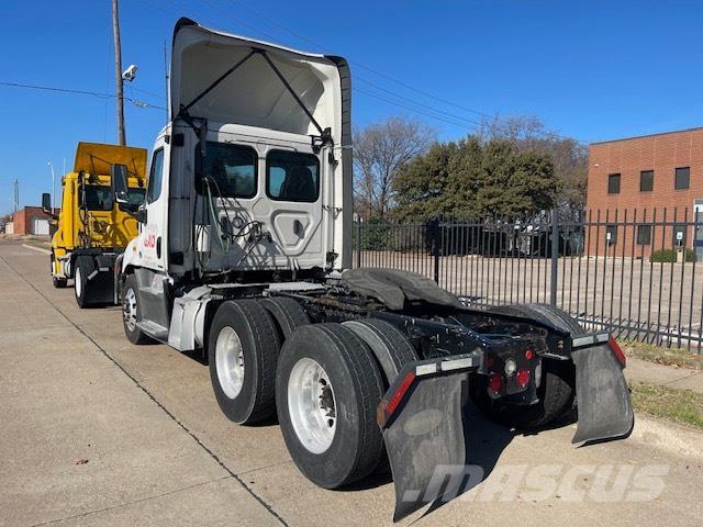 Freightliner Cascadia 113 Camiones tractor