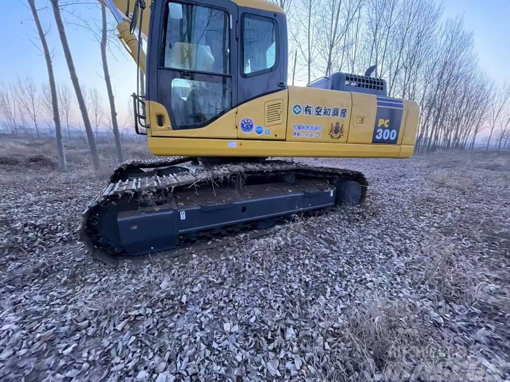 Komatsu 300 Excavadoras sobre orugas