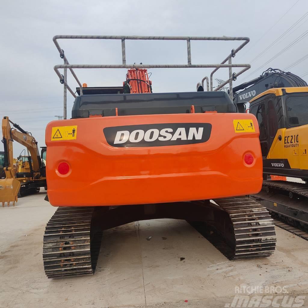 Doosan DX 300 Excavadoras sobre orugas