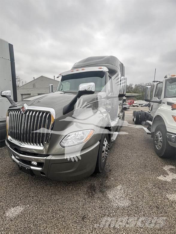 International LT Camiones tractor