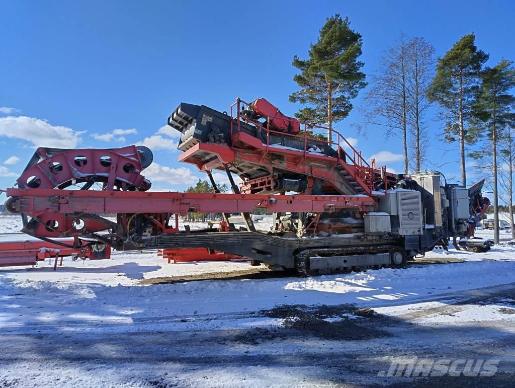 Sandvik UH450e Trituradoras