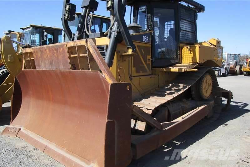 CAT D6R2 Buldozer sobre oruga