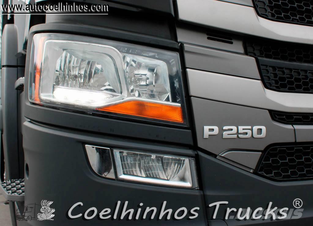 Scania P 250 Camiones de caja de lona