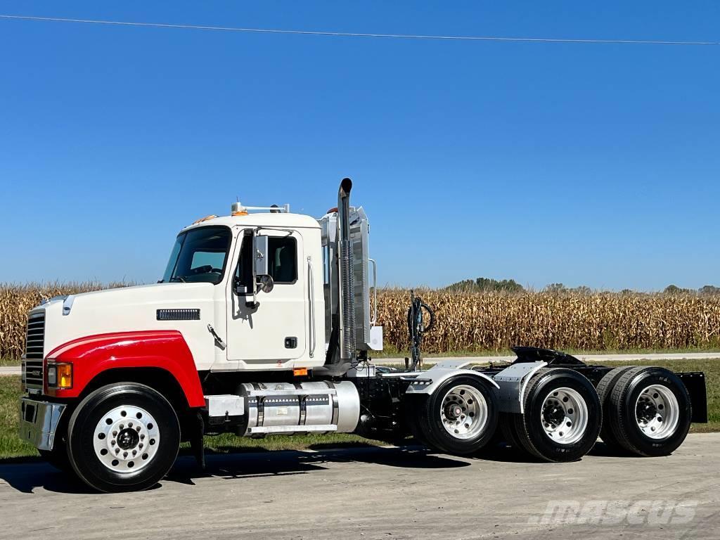 Mack CHU 613 Camiones tractor