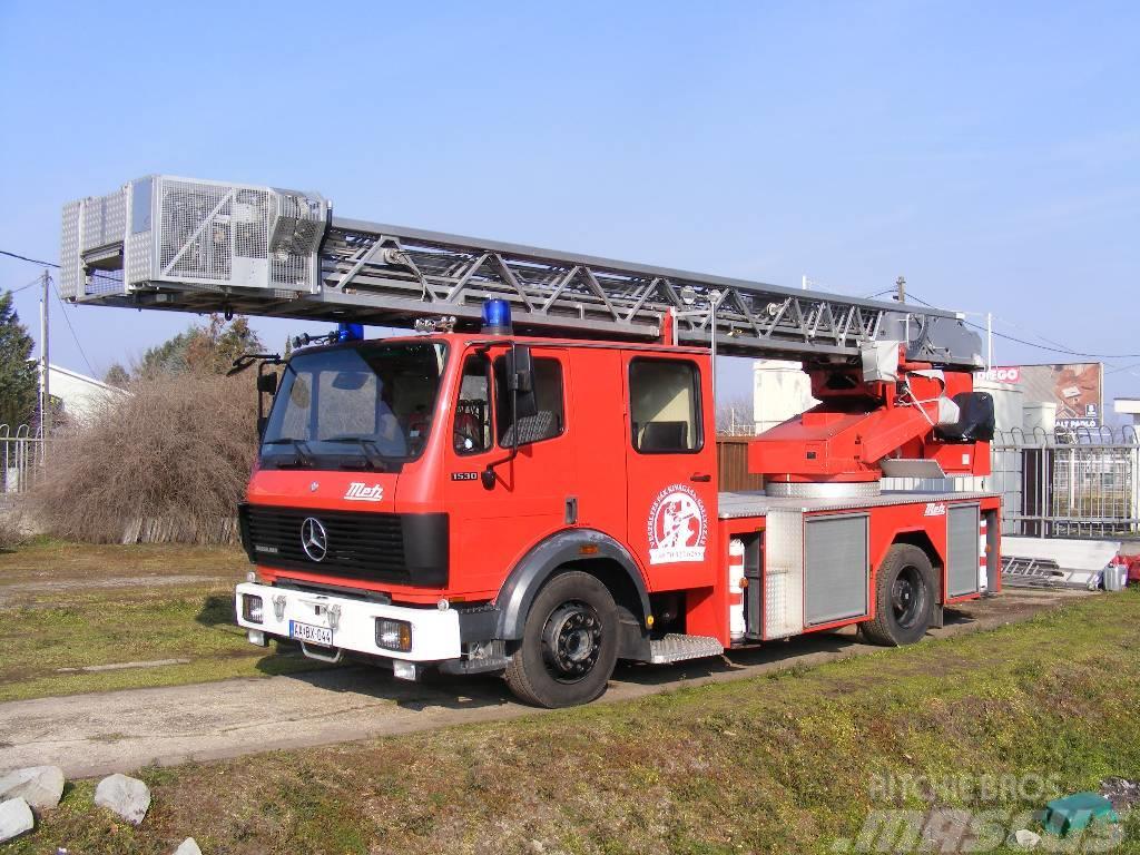 Mercedes-Benz 1531F Plataformas sobre camión