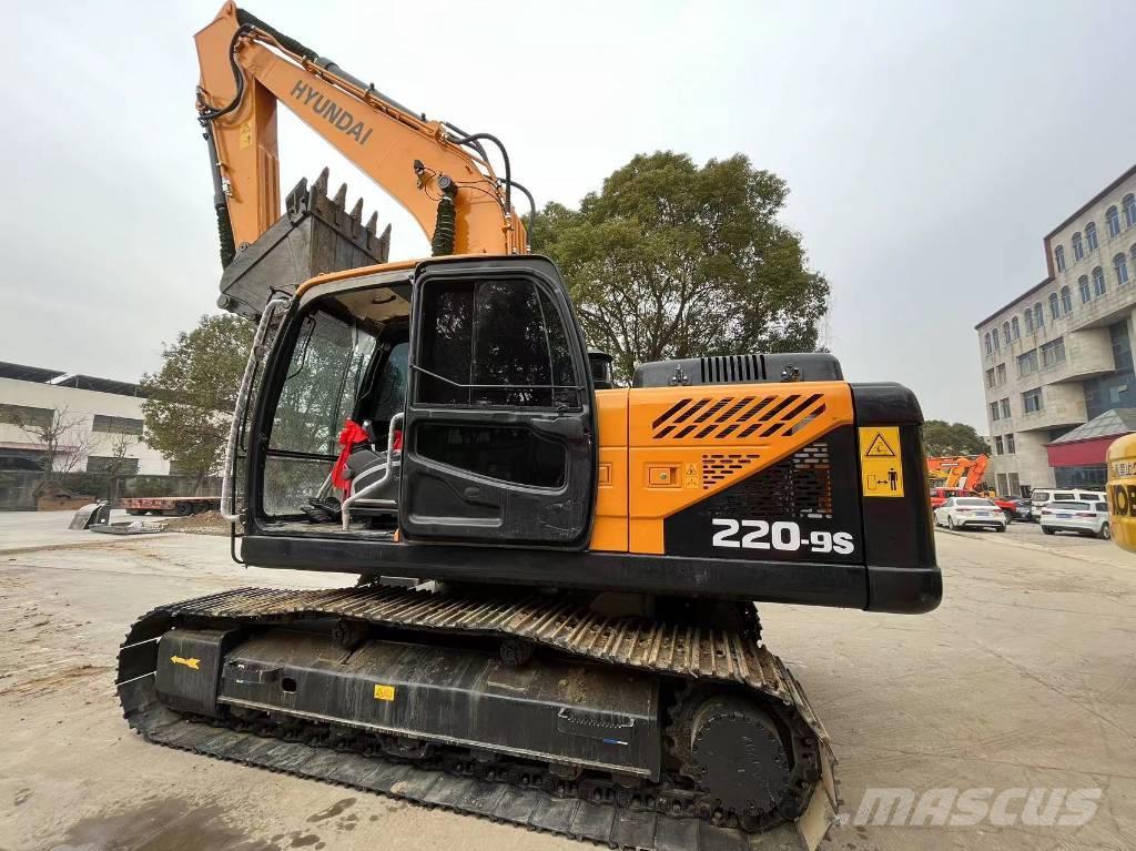 Hyundai R220-9S Excavadoras de ruedas