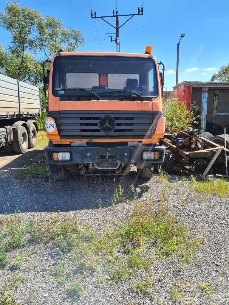 Mercedes-Benz 2324 Otros camiones