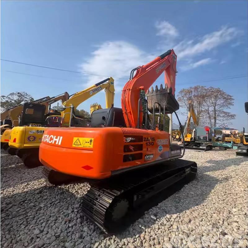 Hitachi ZX130-5A Excavadoras sobre orugas