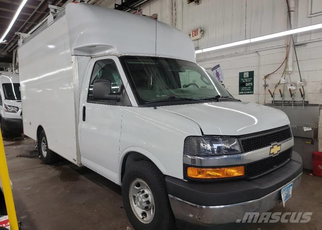 Chevrolet Express 3500 Camiones con caja de remolque