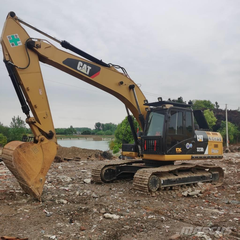 CAT 323DL Excavadoras sobre orugas