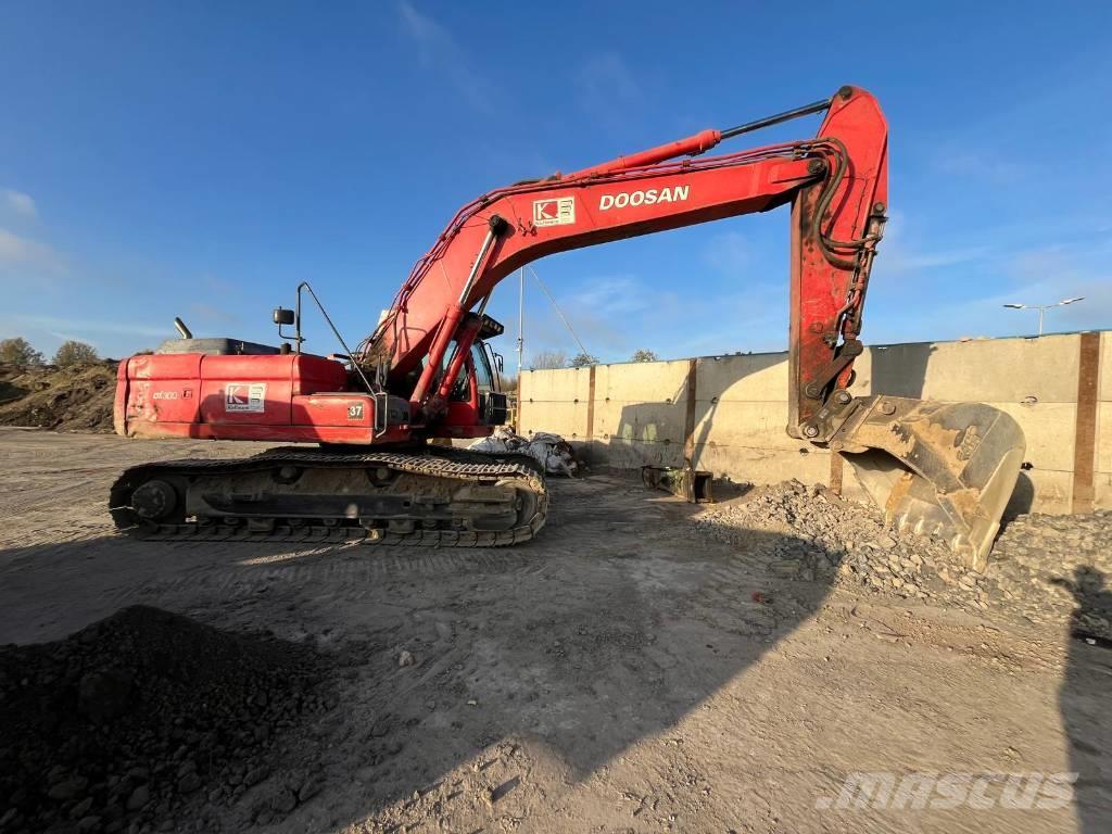 Doosan DX 300 Excavadoras sobre orugas