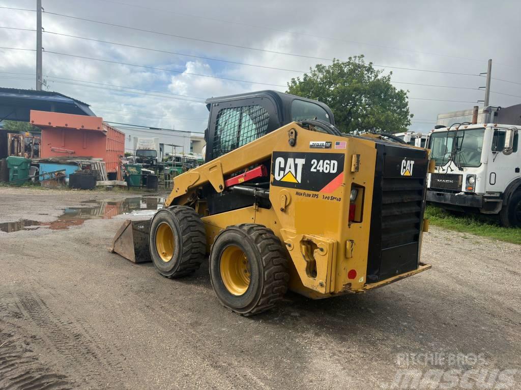 CAT 246 D Minicargadoras