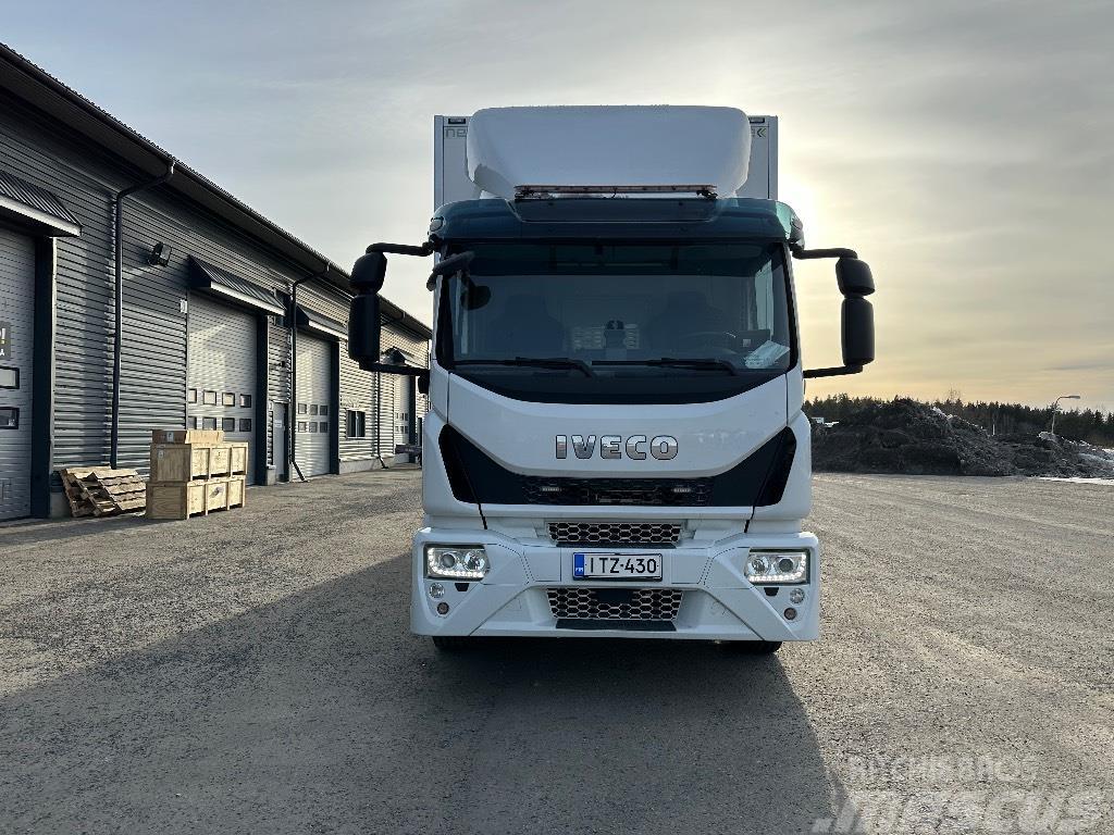 Iveco Eurocargo 160E28 Camiones con caja de remolque