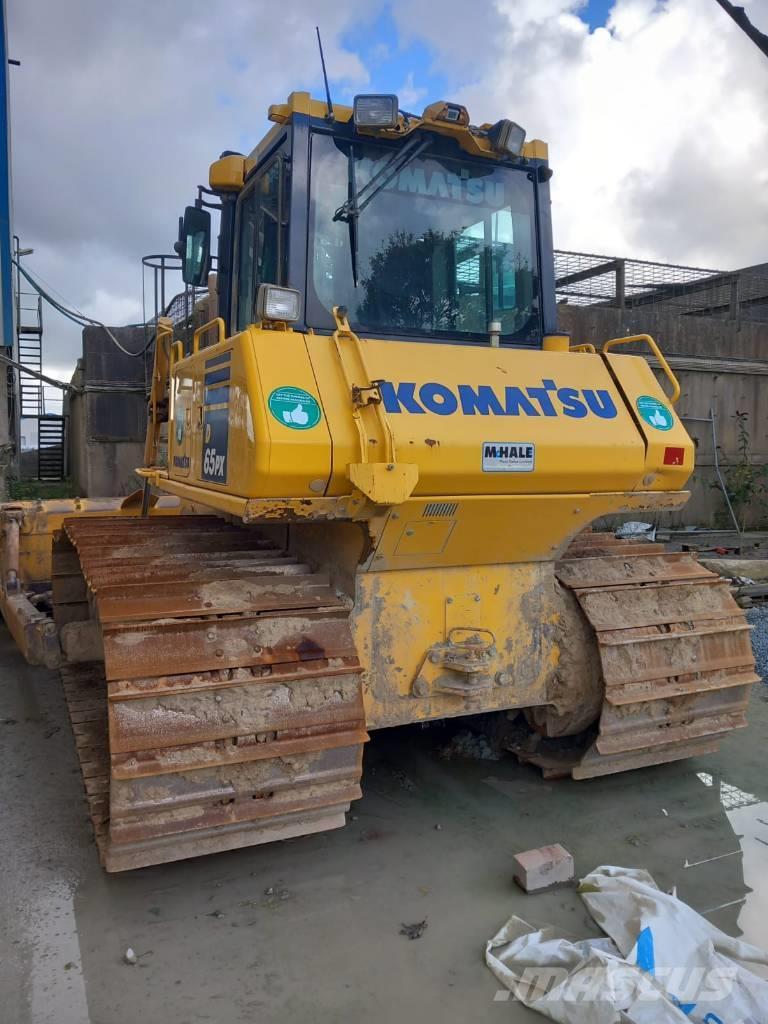 Komatsu D65PX-18 Buldozer sobre oruga