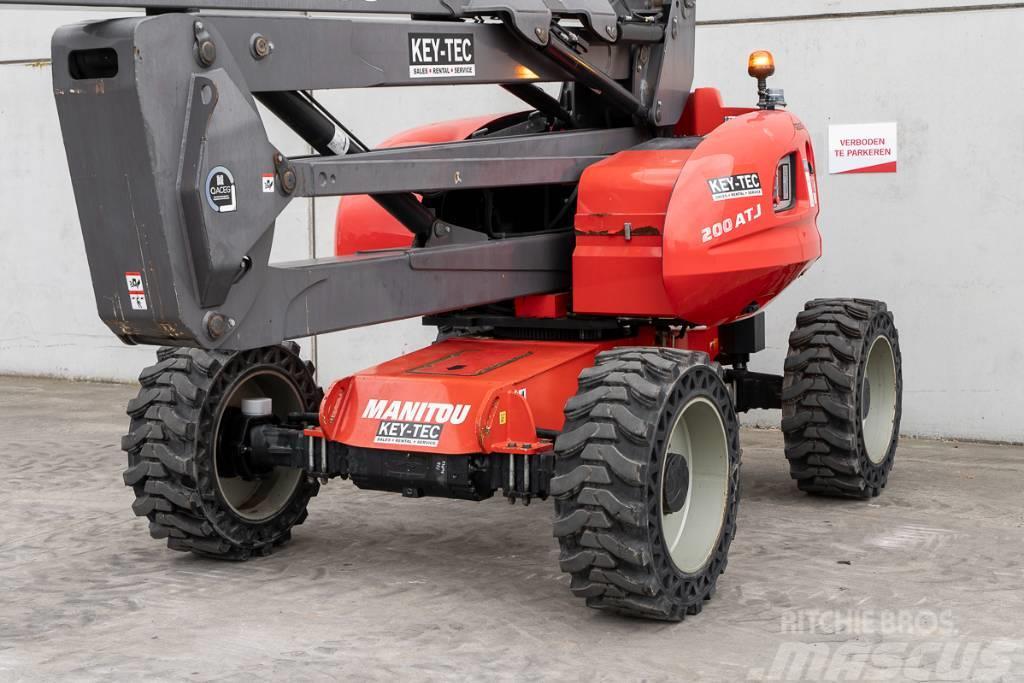 Manitou 200 ATJ Plataformas con brazo de elevación manual