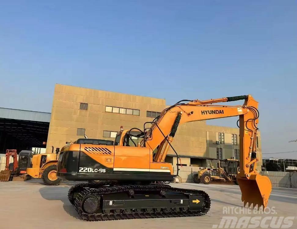 Hyundai HX220LC Excavadoras sobre orugas