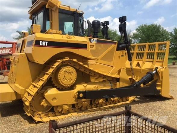 CAT D8T Buldozer sobre oruga