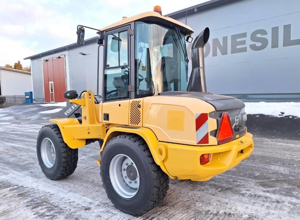 Volvo L30G HUOLLETTU Cargadoras sobre ruedas