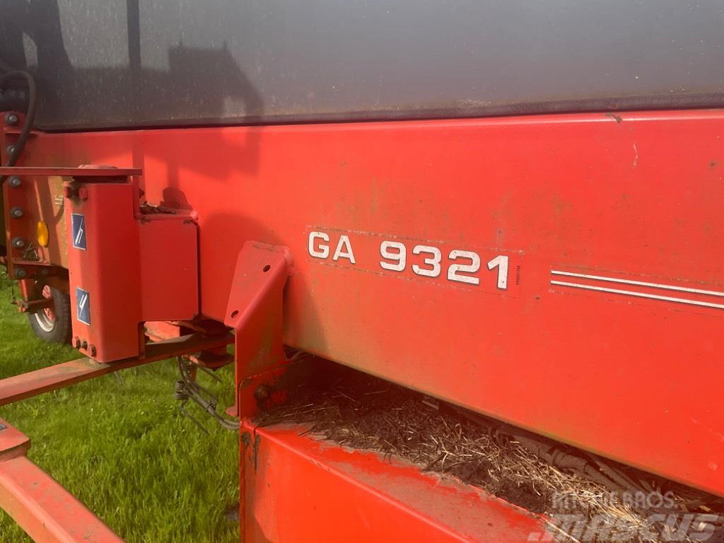 Kuhn Ga 9321 Rastrilladoras y rastrilladoras giratorias