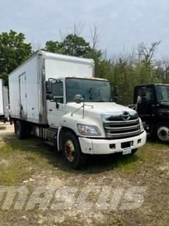 Hino 338 Camiones con caja de remolque