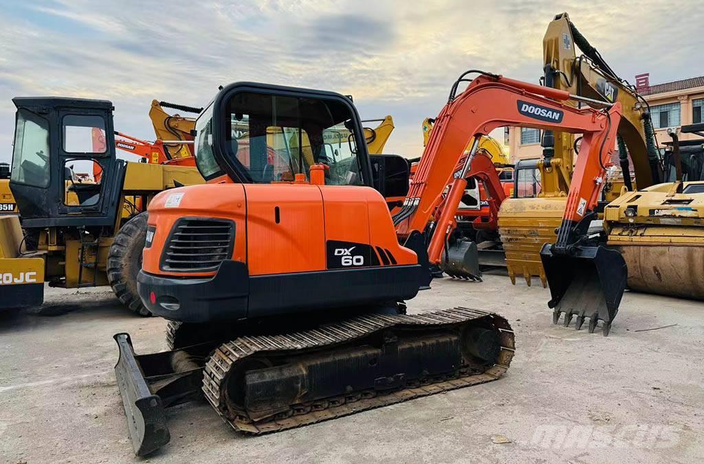 Doosan DX 60 Excavadoras sobre orugas