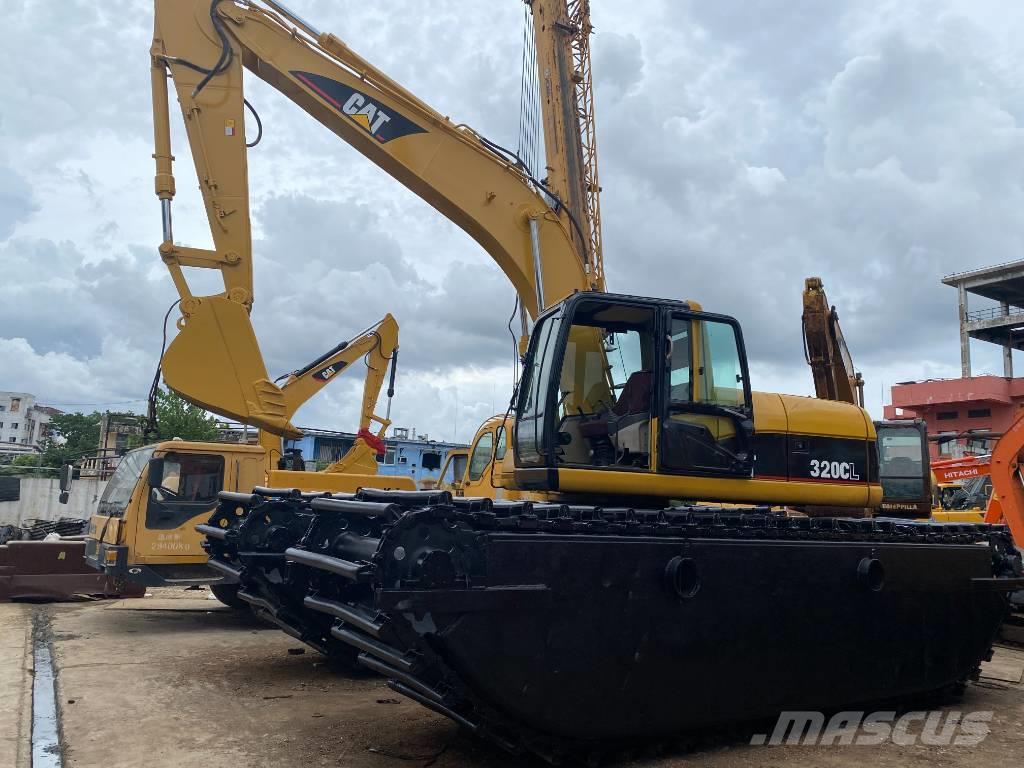 CAT 320 C Excavadoras anfibio