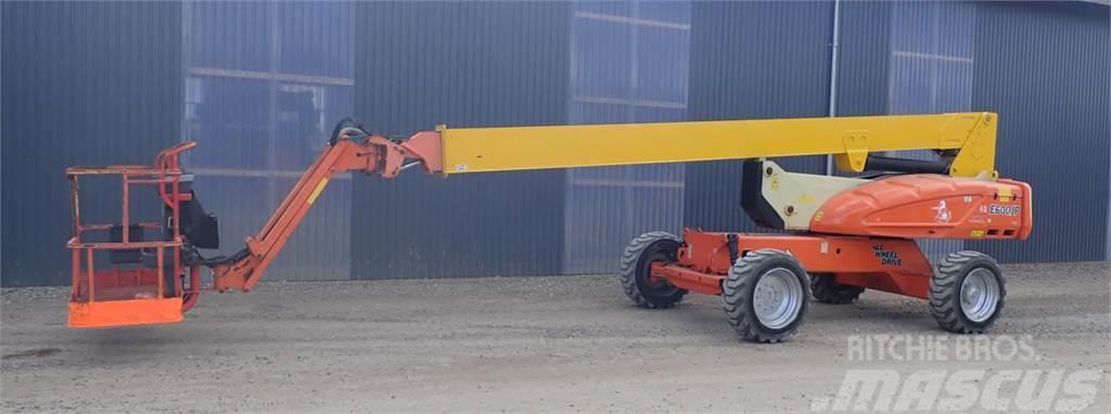 JLG E600JP Plataformas con brazo de elevación manual