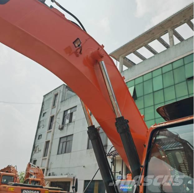 Doosan DX340LC-9C Excavadoras sobre orugas