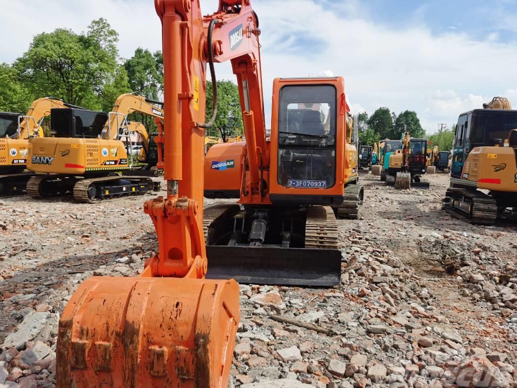 Doosan DX75 Excavadoras 7t - 12t