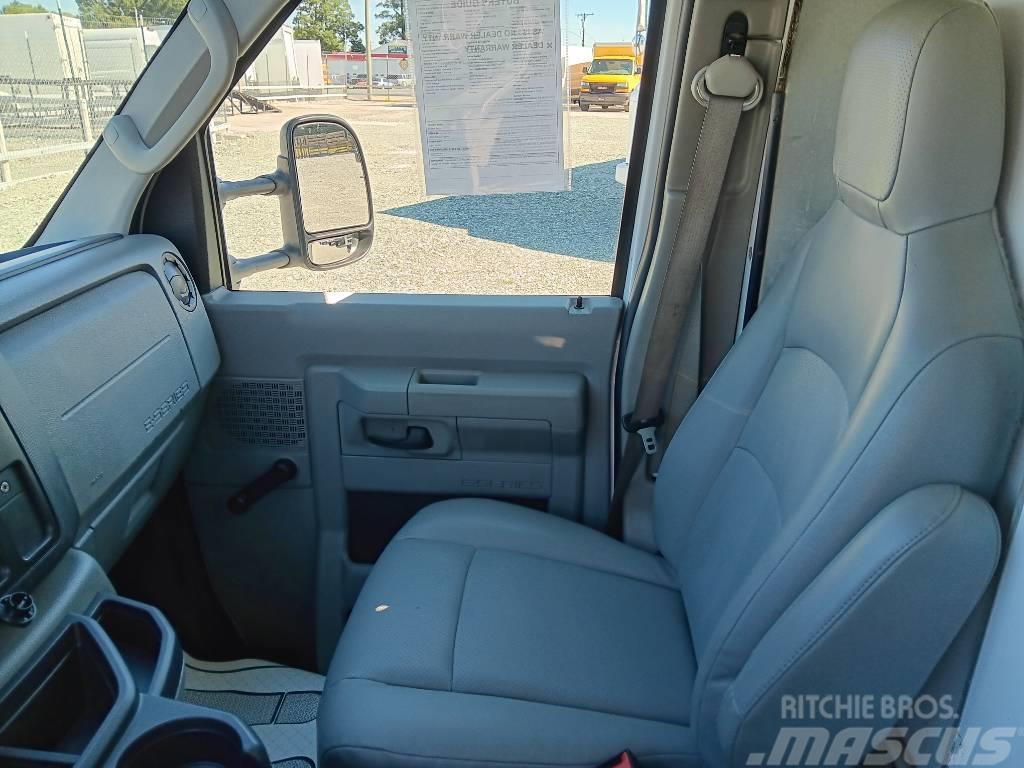 Ford E 350 Camiones con caja de remolque