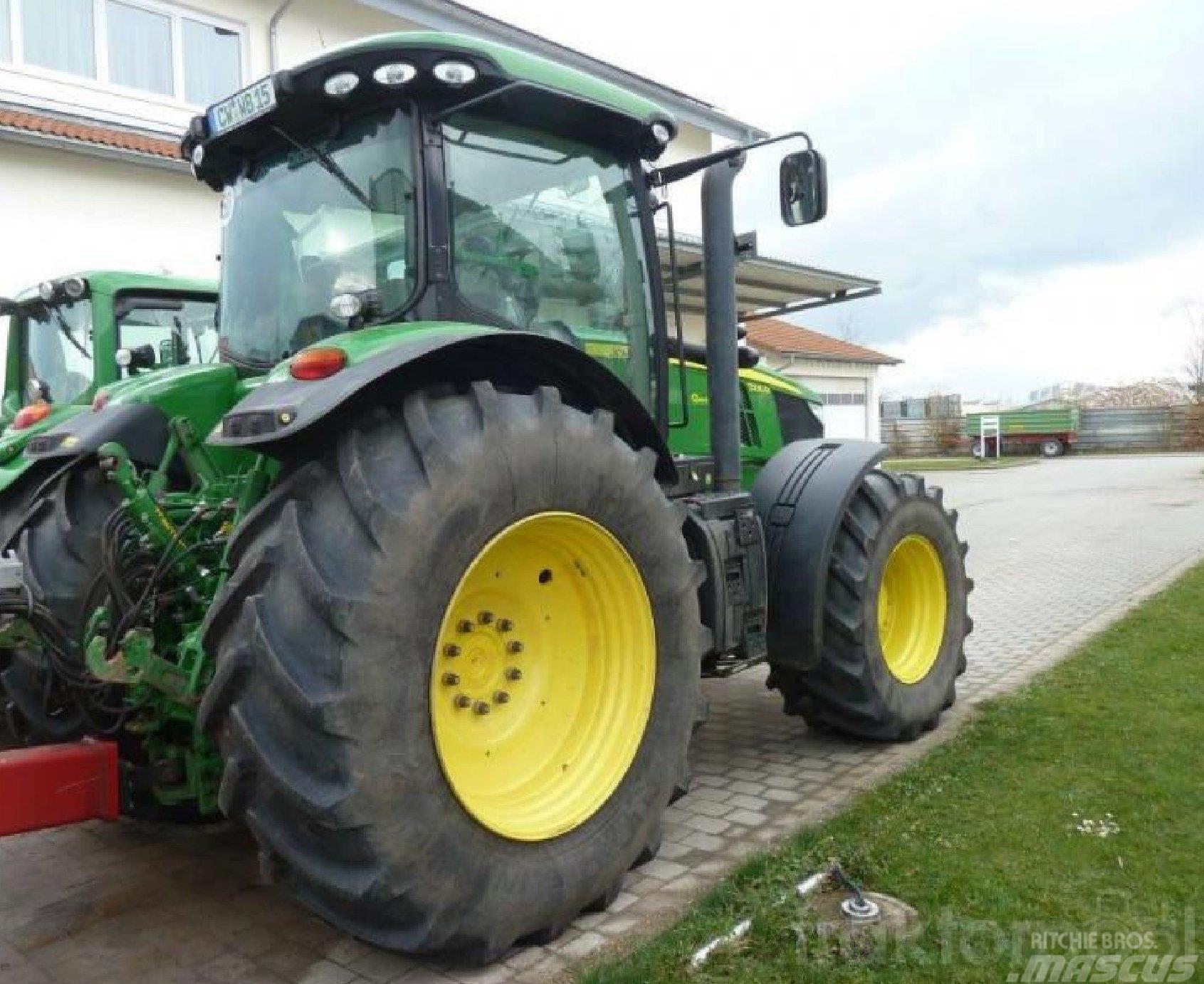 John Deere 7230R Tractores