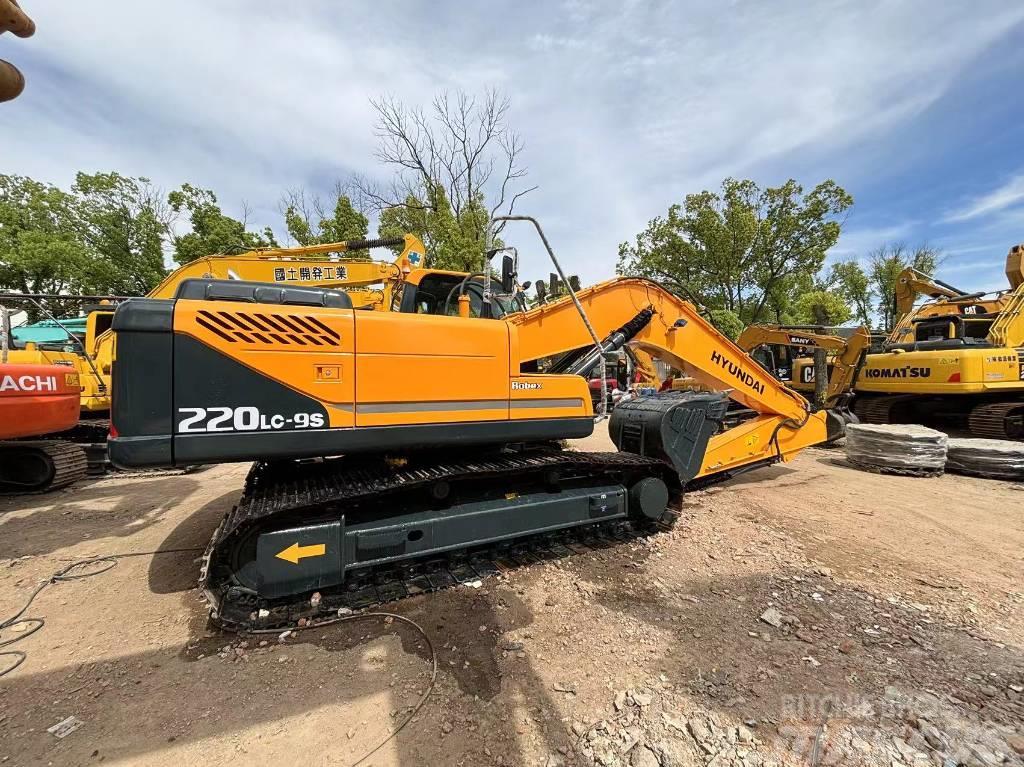 Hyundai 220LC-9S Excavadoras sobre orugas