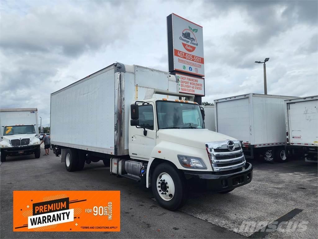 Hino 338 Camiones con caja de remolque