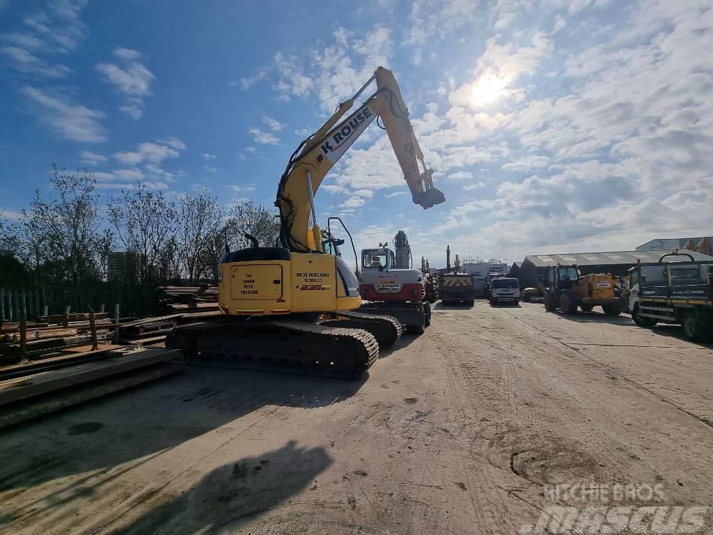 New Holland E235B Excavadoras sobre orugas