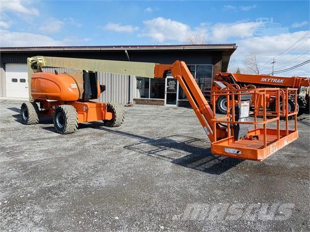 JLG 800 AJ Plataformas con brazo de elevación manual