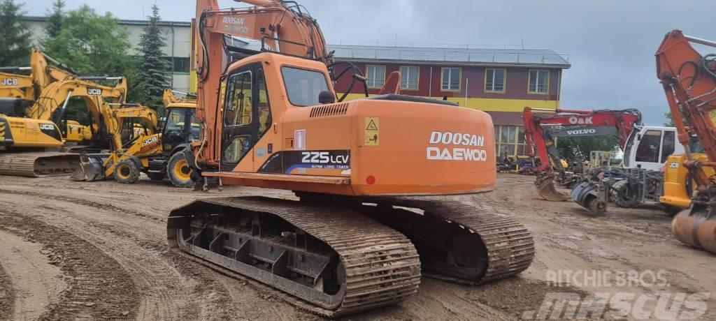 Daewoo Doosan 225 Excavadoras sobre orugas